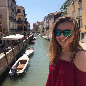 Meet your Posher, Mikayla